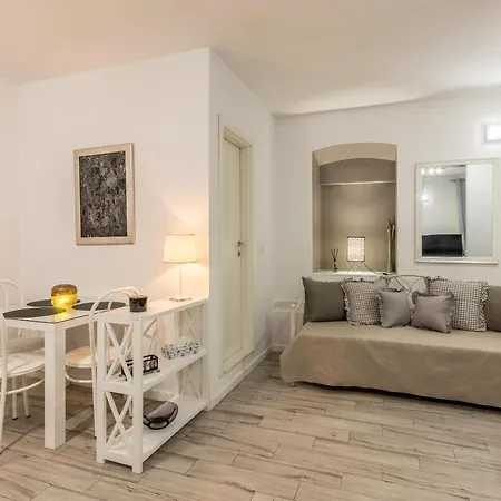 Apartman Old Town 7 *