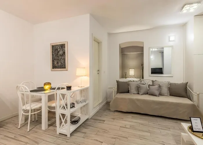Apartment Old Town 7 *