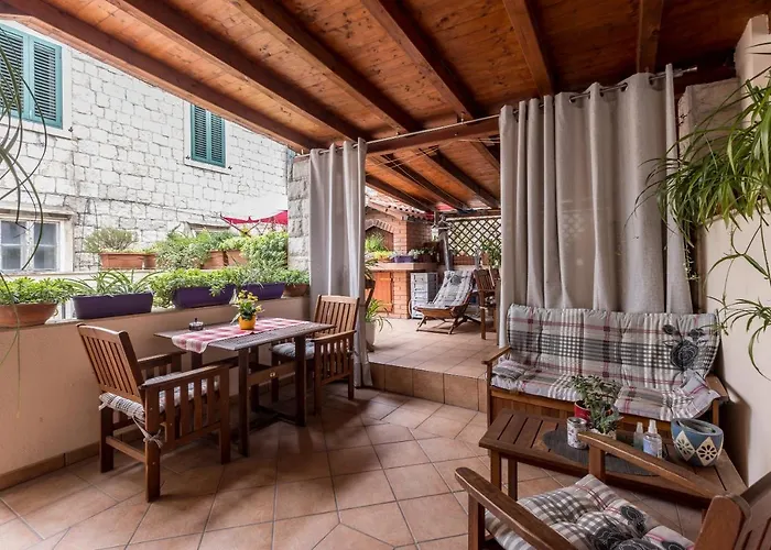 Old Town 7 * Split